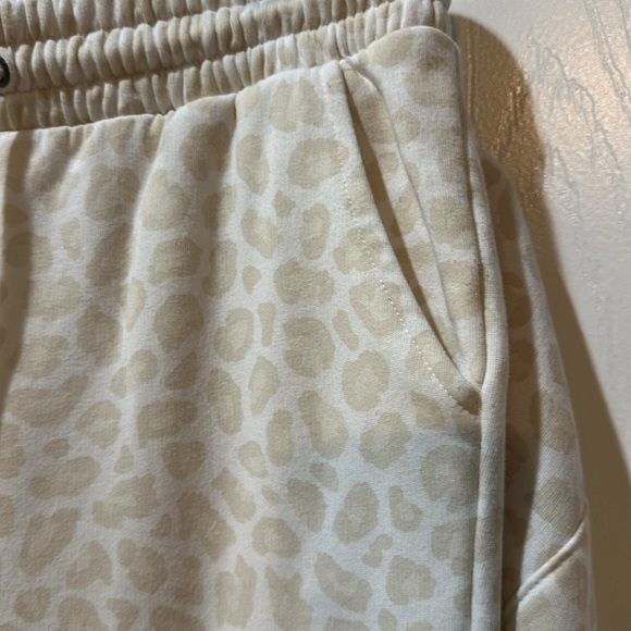 Old Navy Cream Patterned Jumpsuit - Picture 8 of 8